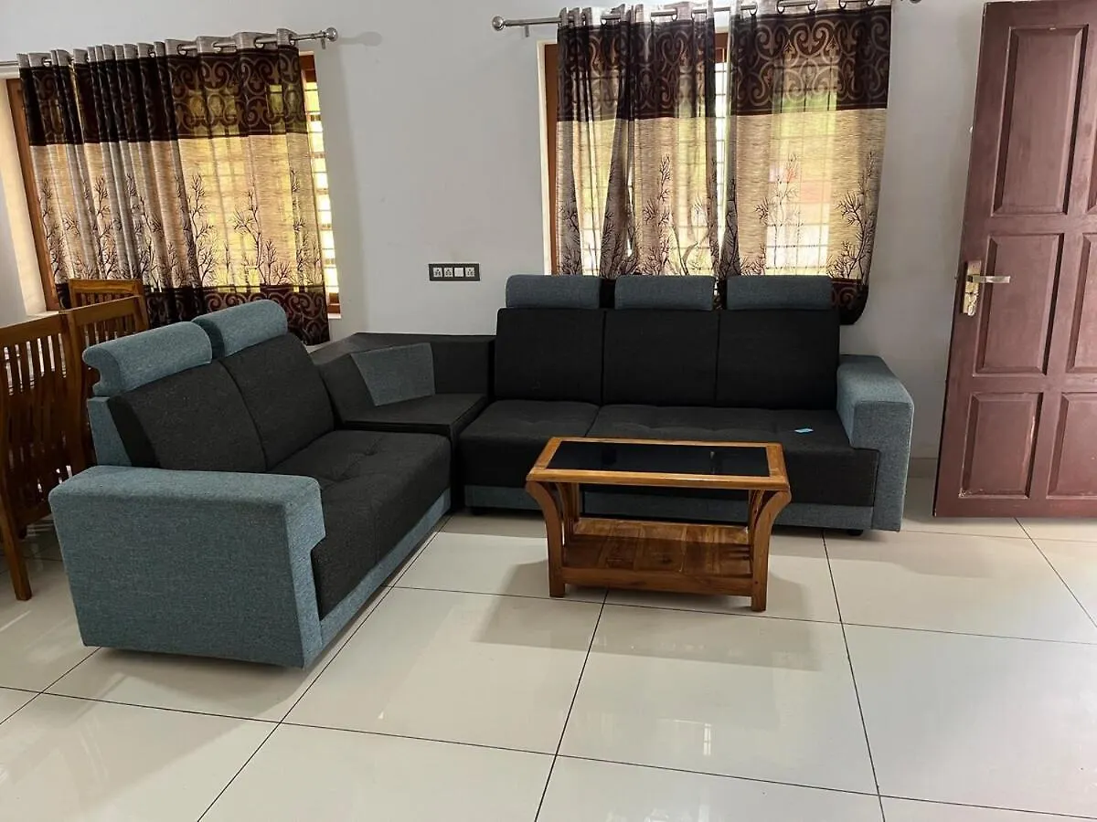Safari Homestay, Malayattoor Kodanād 0*,